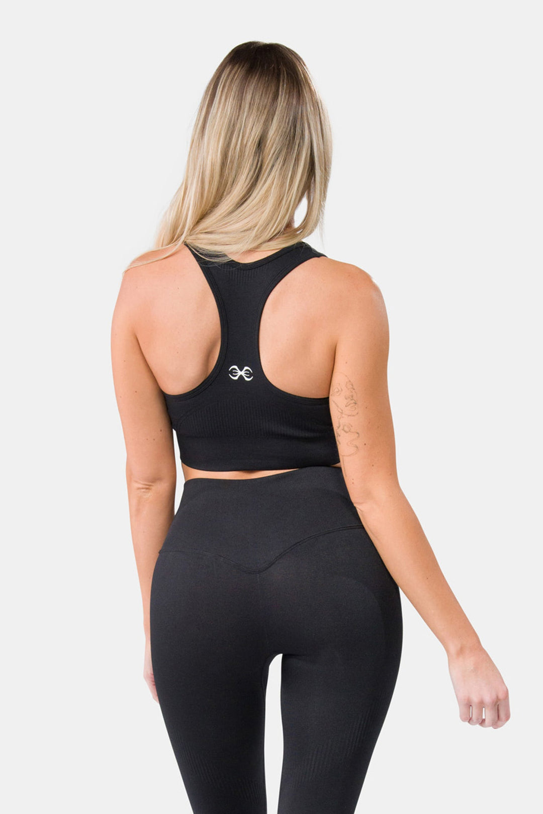 Allure Seamless Sports Bra | Smooth Wireless Support for Everyday Comfort and Confidence